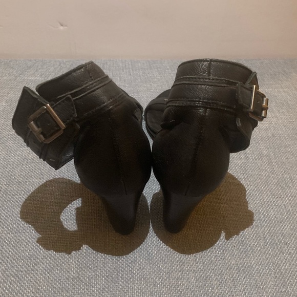 Sole Society Open-toed Heeled Sandals - Picture 3 of 5